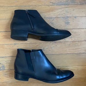Giuseppe Zanotti flat booties sz 7.5